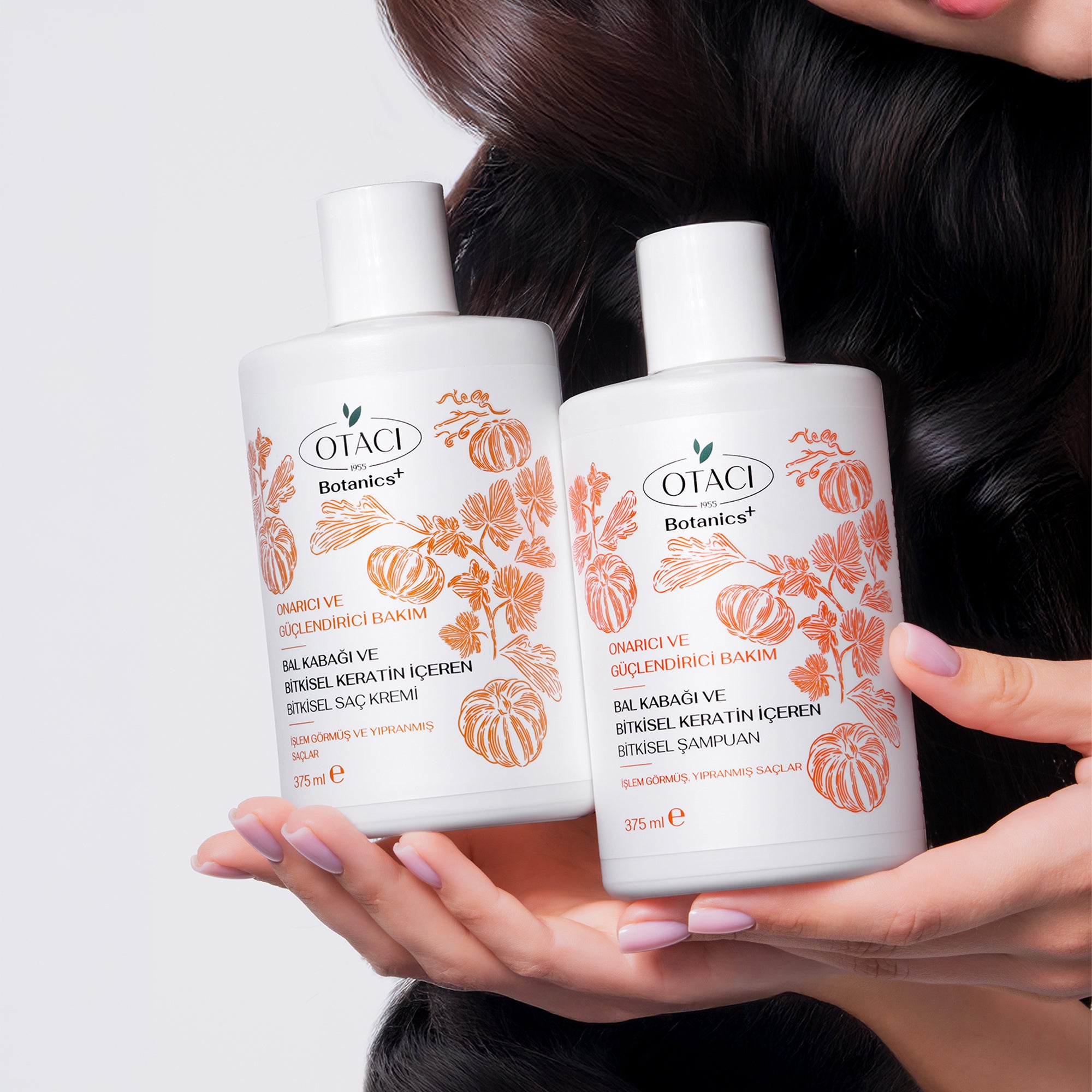 Botanics+ Onarıcı ve Güçlendirici Bitkisel Şampuan 375 ml